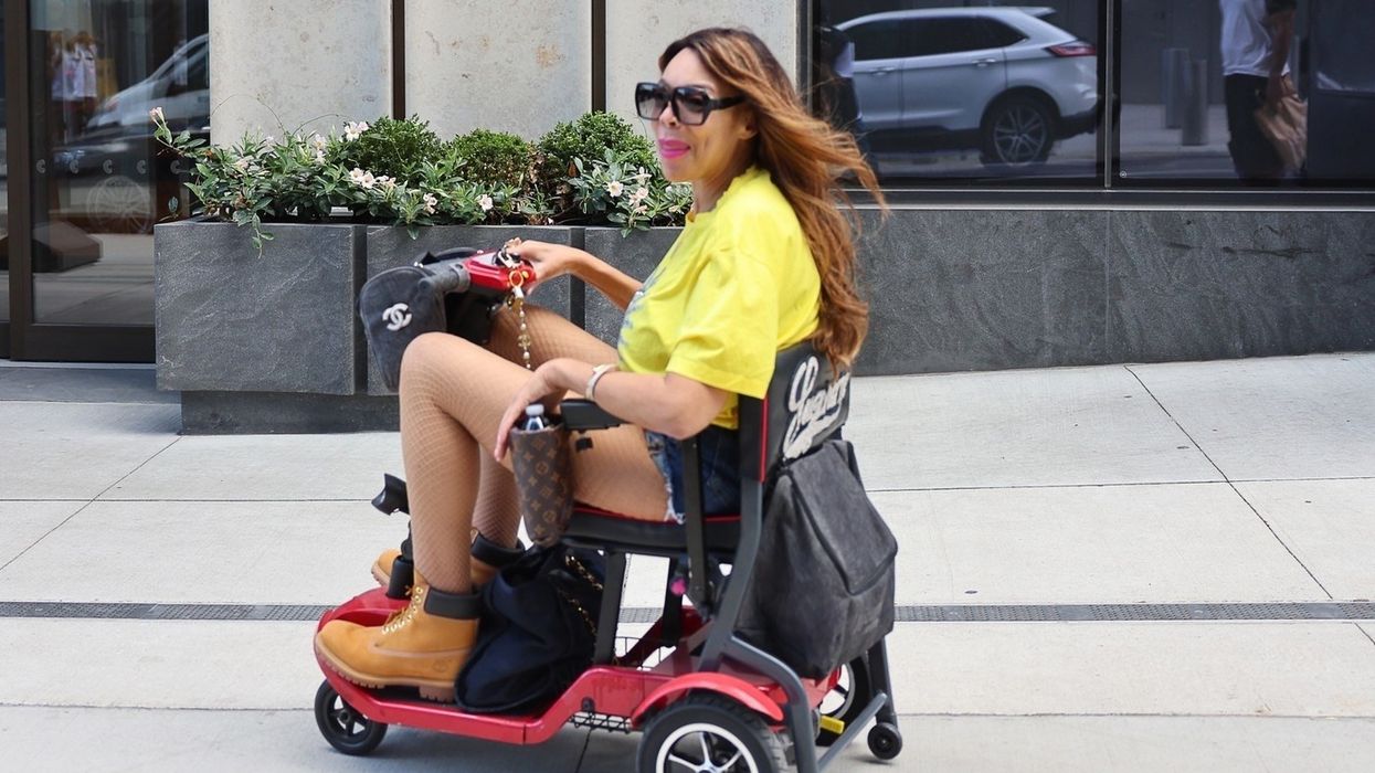 Wendy Williams shihet në një dalje të rrallë në New York, duke festuar ditëlindjen e saj në një restorant