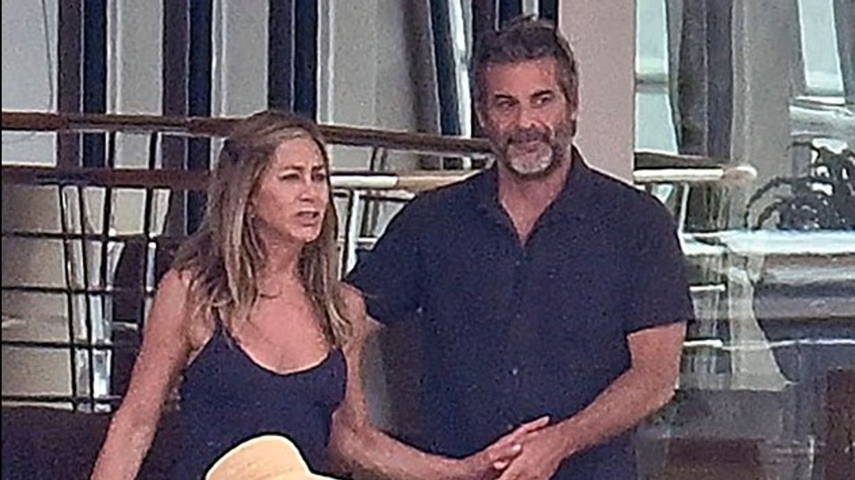 Jennifer Aniston në lidhje me një trajner shpirtëror – I dashuri i ri pretendon se ka qenë një amerikan vendas në jetë të kaluar