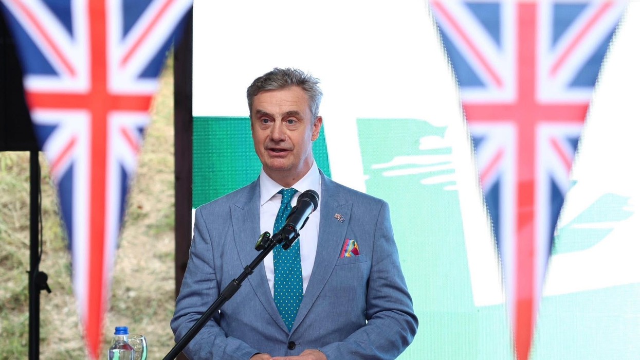 Hargreaves: Partitë politike ta vënë vendin mbi interesat e tyre