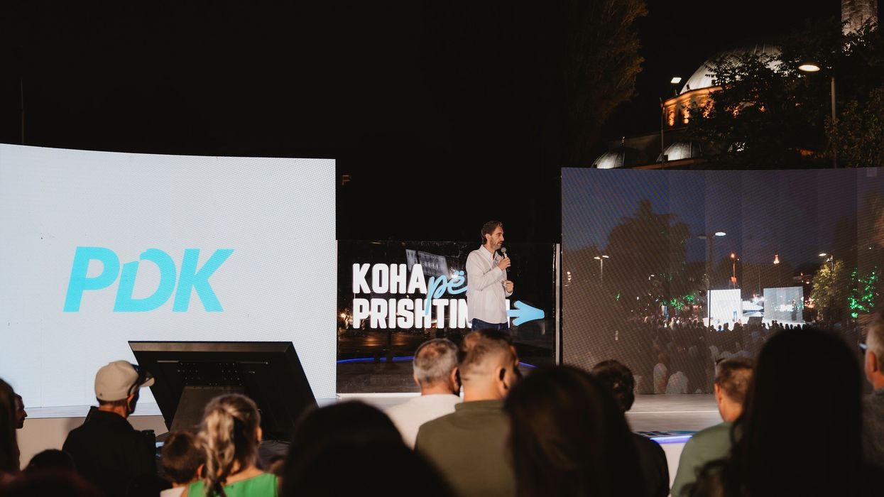 Uran Ismaili mban tubimin e parë elektoral në Sheshin “Adem Jashari” në Prishtinë