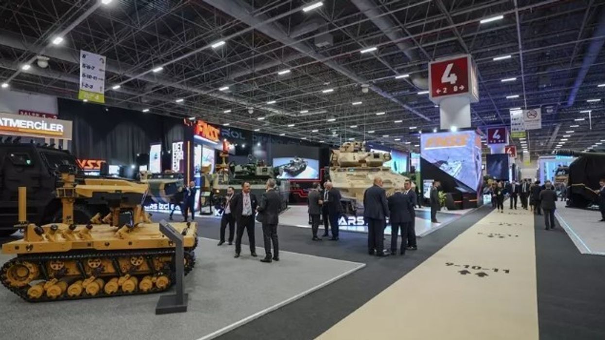 Firmat turke shfaqin teknologji të përparuar mbrojtëse në IDEF 2025
