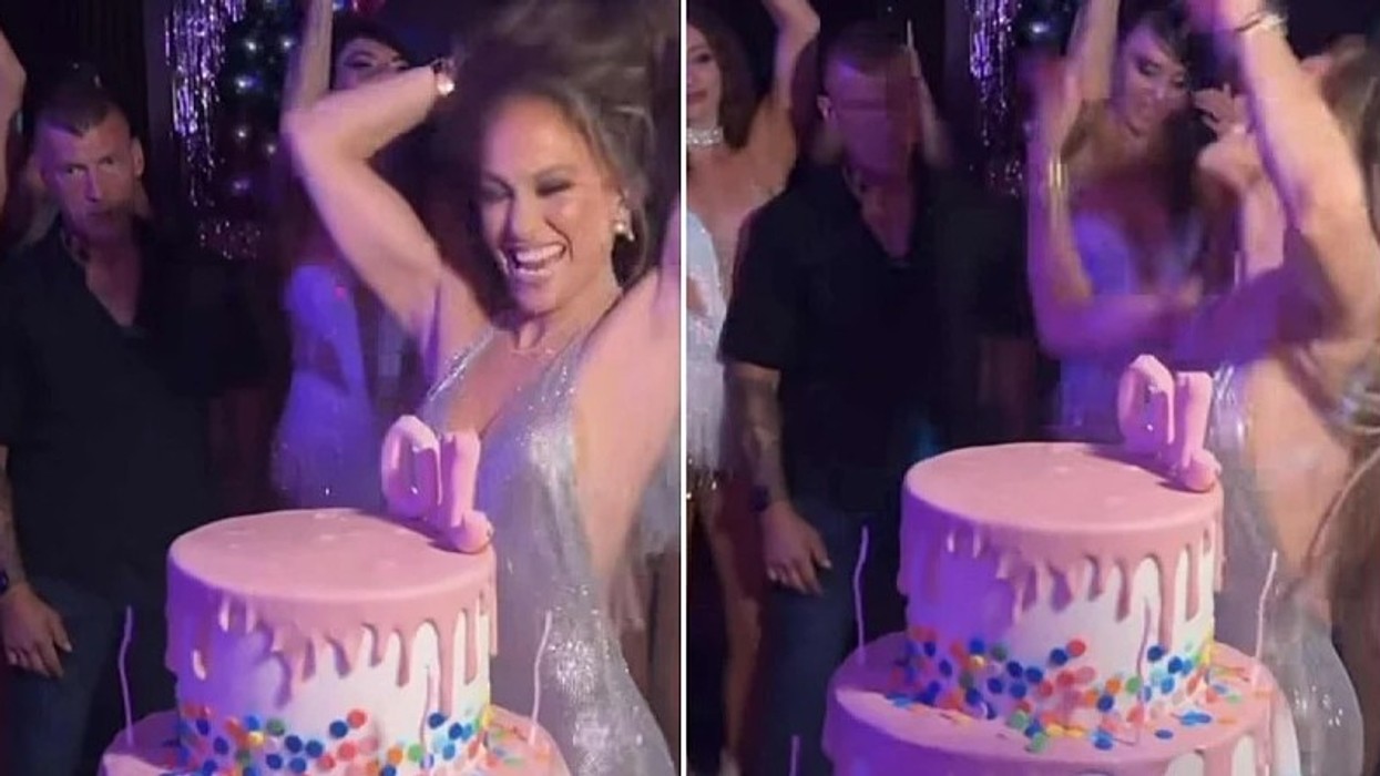 Jennifer Lopez festoi ditëlindjen e 56-të me shumë stil, ajo tregoi gjoksin e saj me një fustan të gjatë në festë