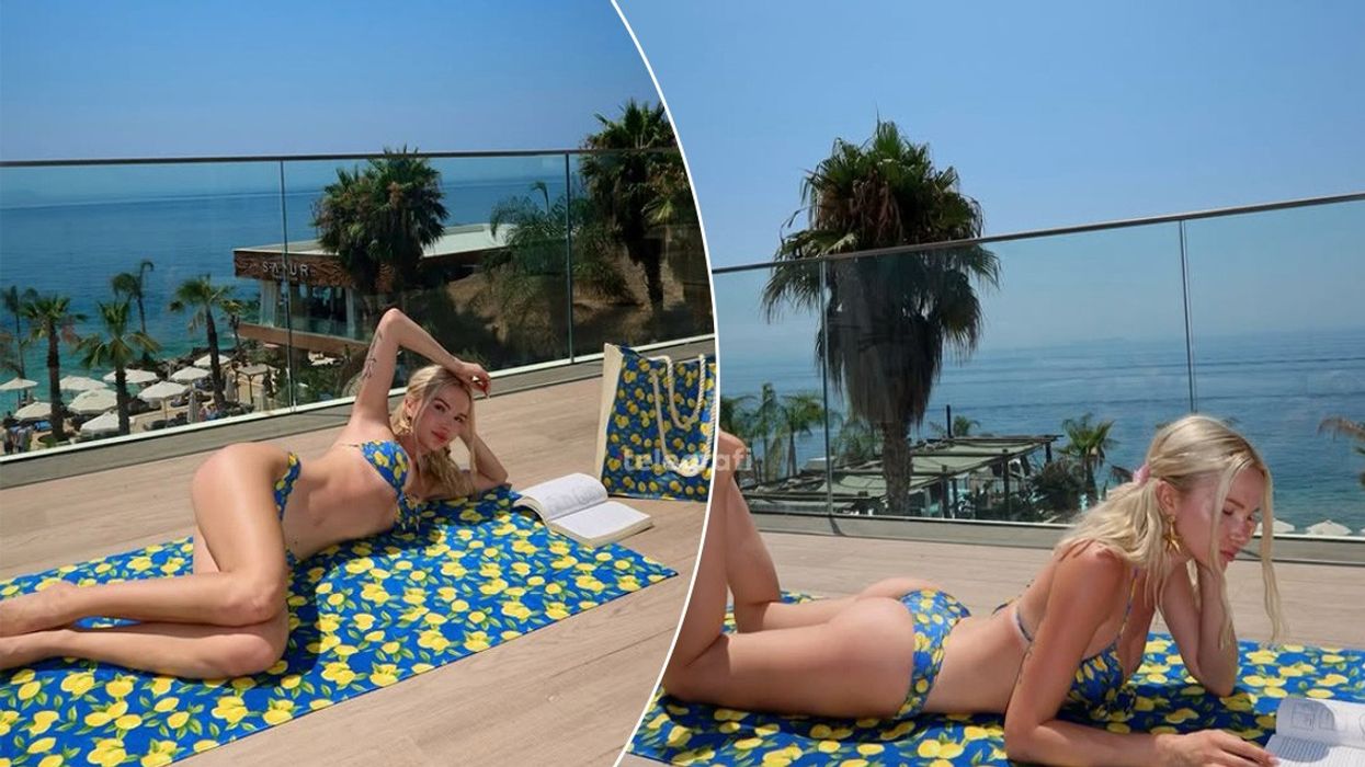 Sara Kolami mahnit ndjekësit me bikini në pushimet buzë detit