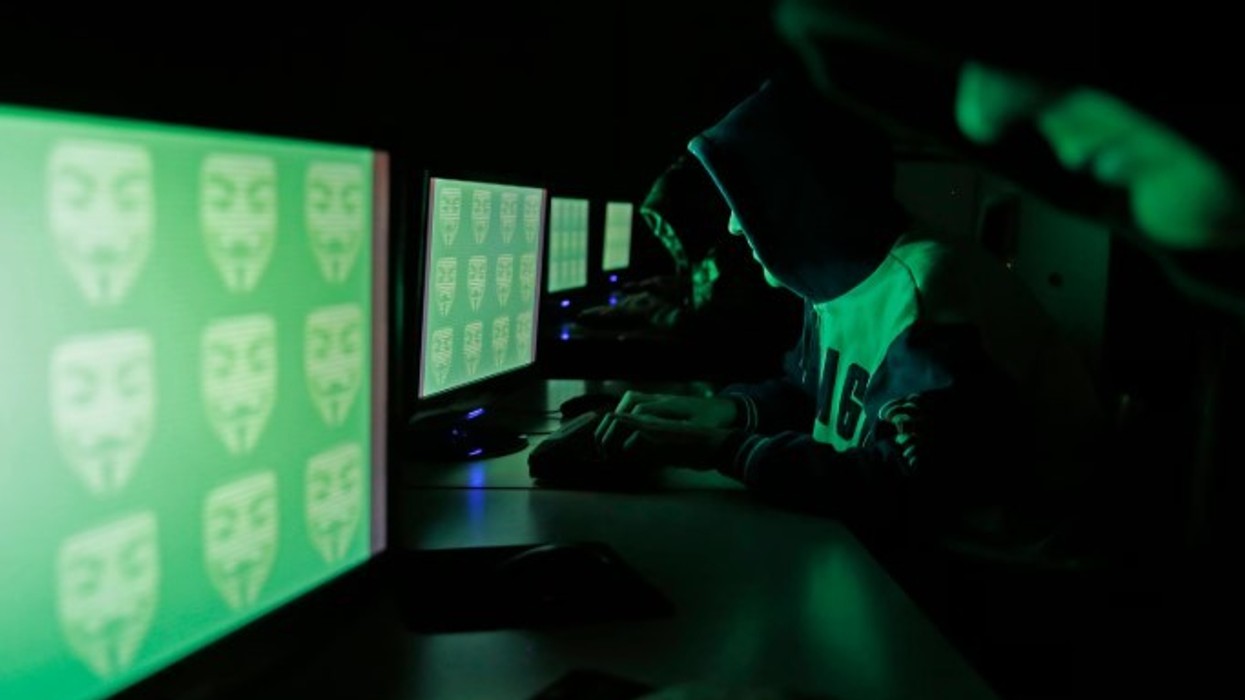 Franca përballet me sulmin kibernetik më të madh në histori - të dhëna sekrete të mbrojtjes bien në duart e hakerëve