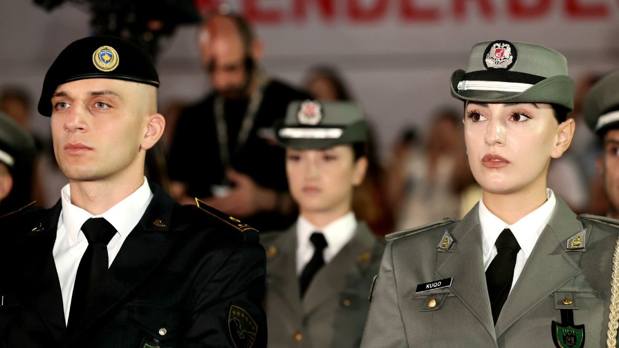 Pesë kadetë nga Kosova diplomojnë në Akademinë e Forcave të Armatosura të Shqipërisë, pamje nga ceremonia