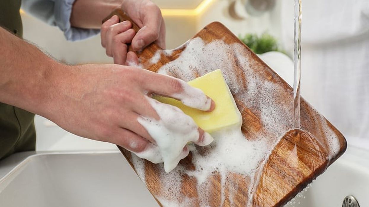 Si ta pastroni siç duhet një dërrasë kuzhine?