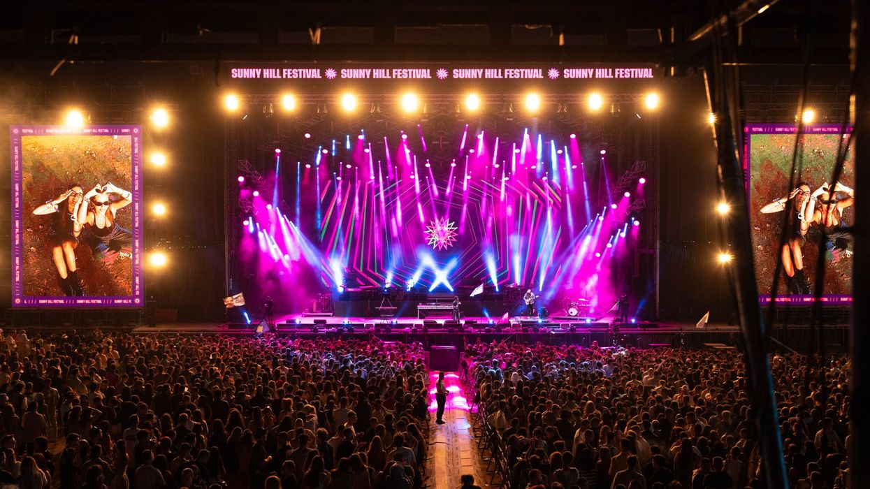 “Sunny Hill Festival” nis sot në Prishtinë - Dua Lipa hap festivalin me performancë madhështore