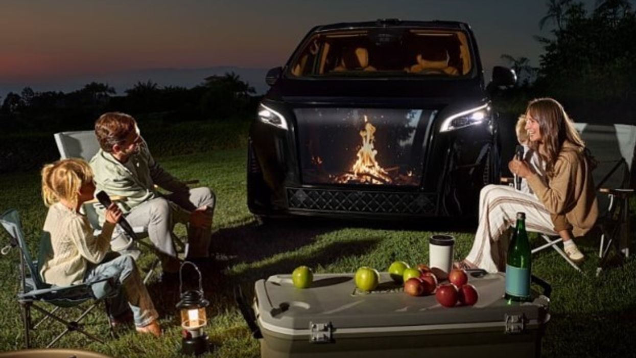 Çmenduria nuk ka fund - ekranet digjitale po vijnë në pjesën e përparme të veturave