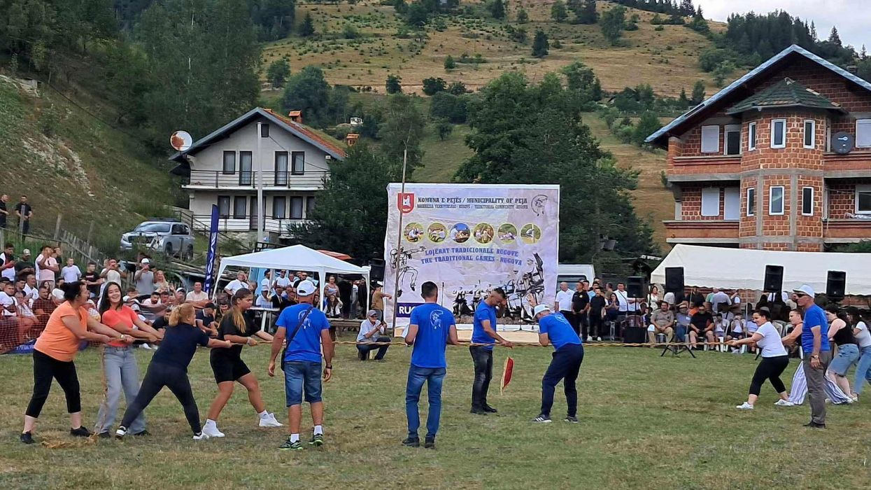 Mbahen lojërat tradicionale të Rugovës