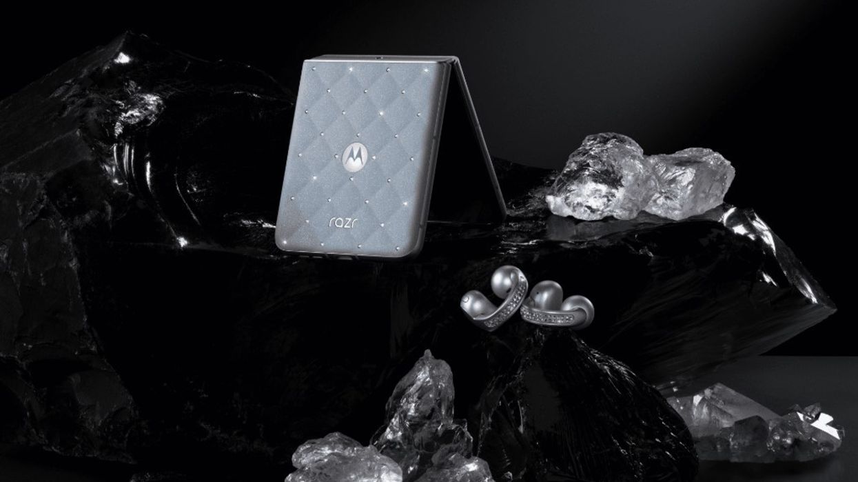 Motorola prezanton “The Brilliant Collection” me kristale Swarovski, ku teknologjia takon luksin e stilit të jetesës