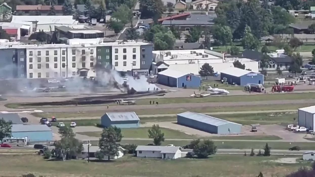 Një aeroplan i vogël përplaset në fluturaket e tjera të parkuara në aeroportin e Montanas