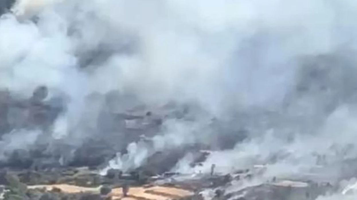 Shtatë fshatra të djegura në Gramsh, zjarri ende jashtë kontrollit