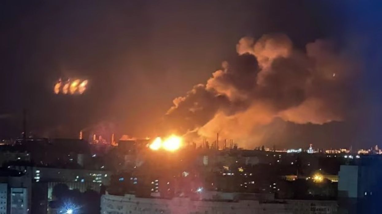 Dronët ukrainas godasin rafinerinë ruse në Vologograd