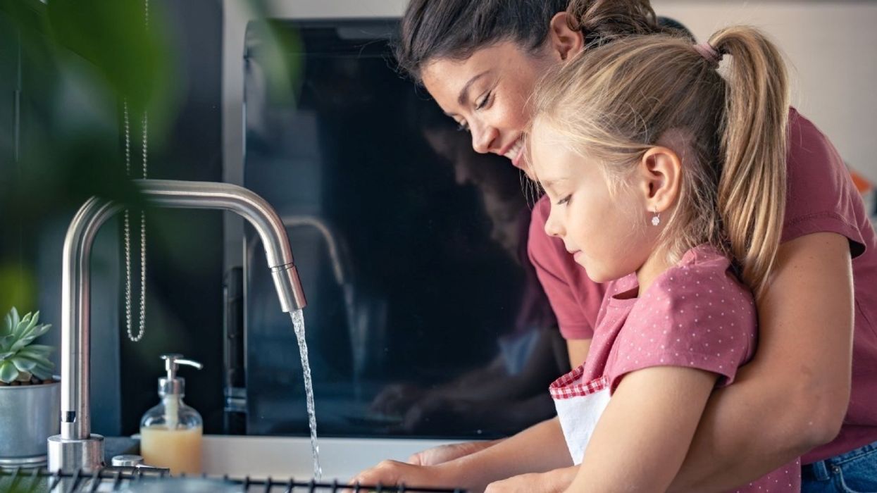 Si të rrisni një fëmijë të pavarur, disa metoda të interesante