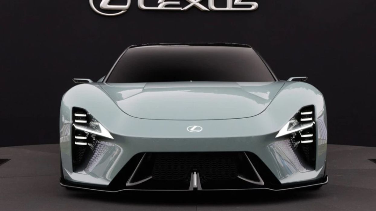 Kjo është supermakina e re Lexus – dhe duket spektakolare!