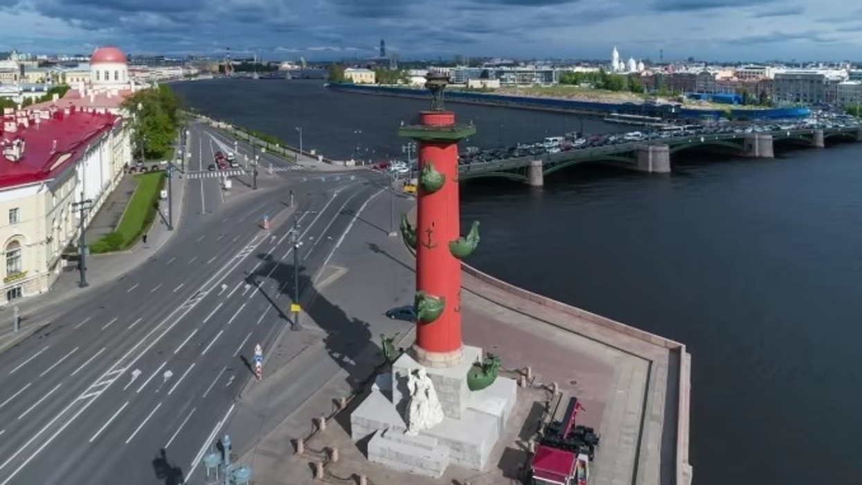 Sulmet me dronë detyrojnë autoritetet në Shën Petersburg të mbyllin aeroportin e Pulkovws