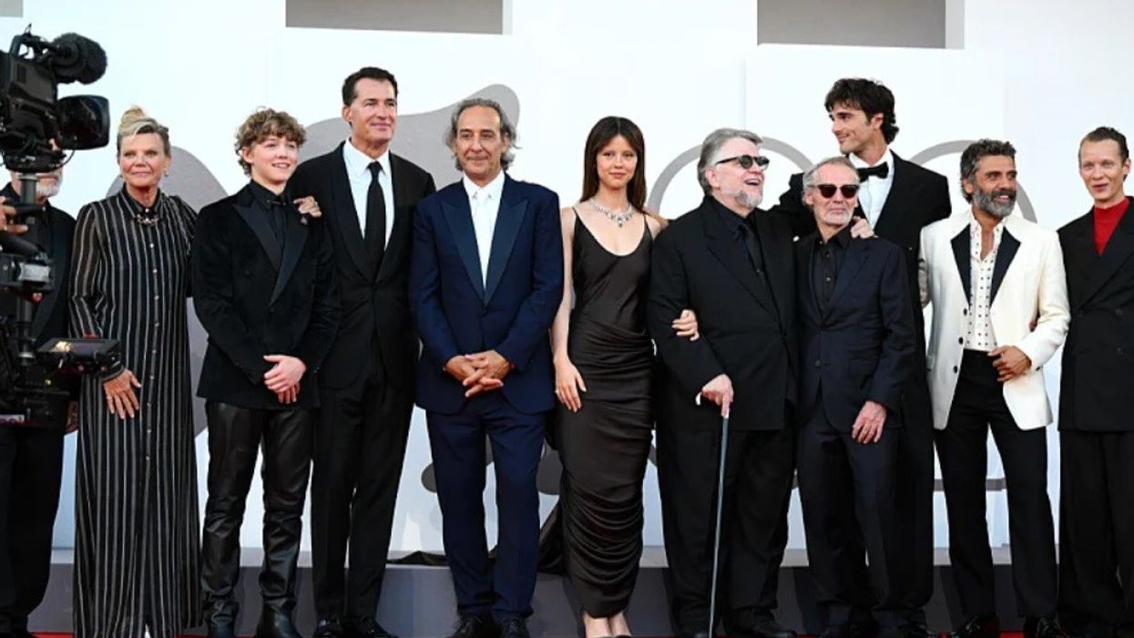 Ekipi i "Frankenstein" u vlerësua me duartrokitjet më të gjata të publikut në Festivalin e Filmit në Venecia