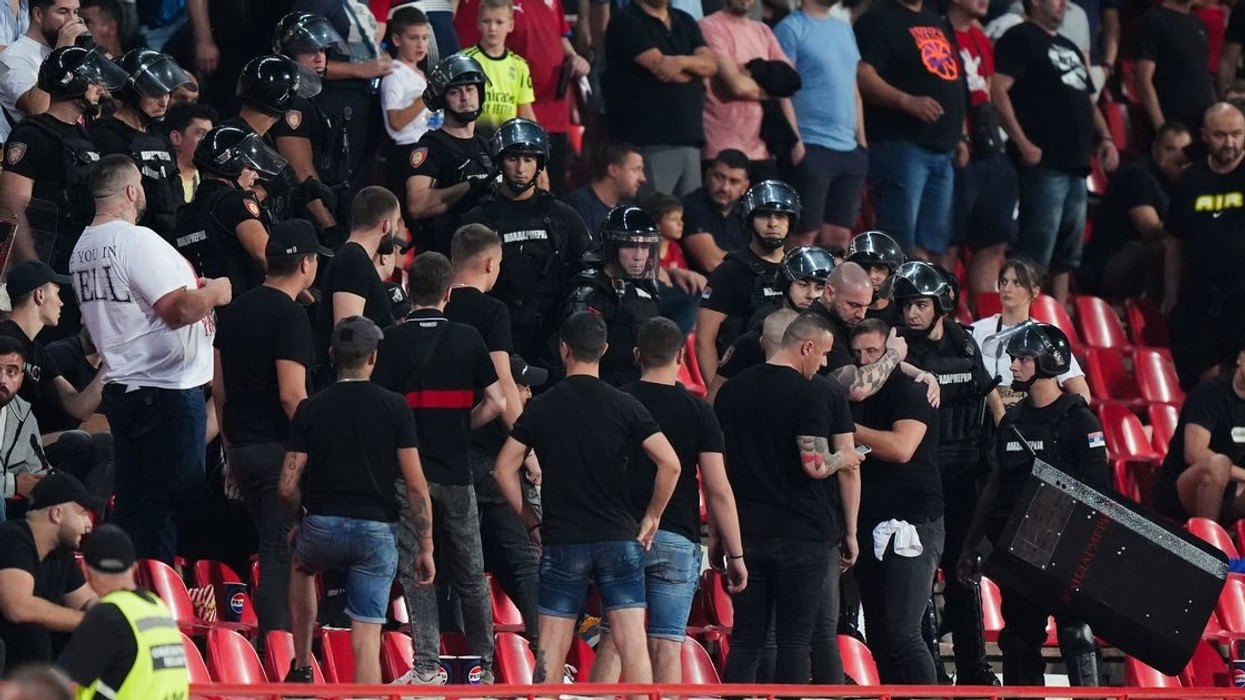 FIFA gati të mbyll ‘Rajko Mitiq’: Shkeljet anti-Kosovë mund ta lënë Serbinë pa tifozë ndaj Shqipërisë