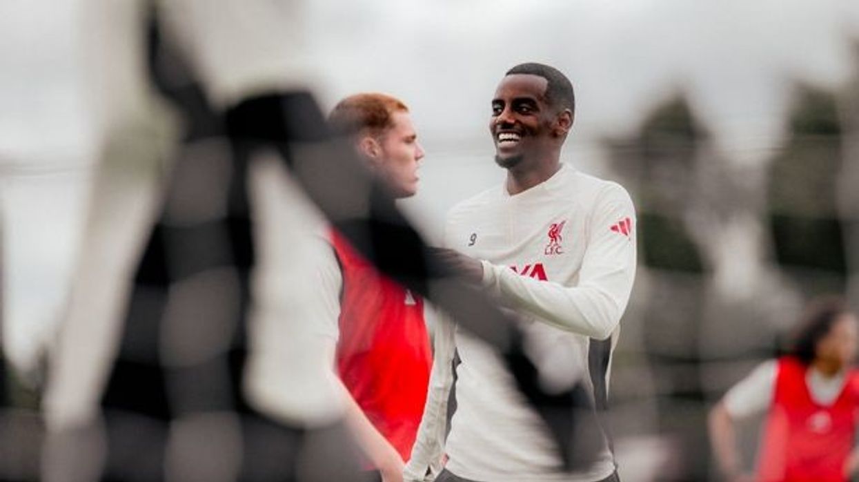“Liverpooli nuk ka nevojë për Isakun, Salah është çelësi i titullit”, flet legjenda e Ligës Premier