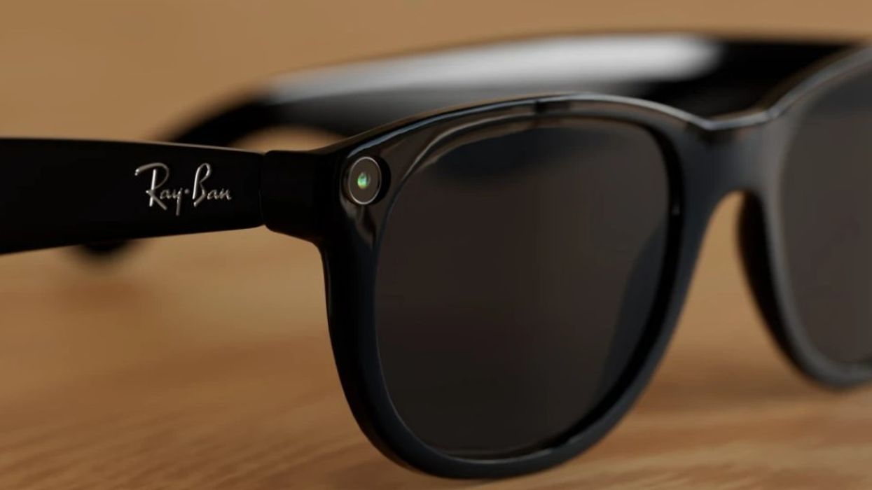 Meta zbulon aksidentalisht syzet e reja Ray-Ban Display