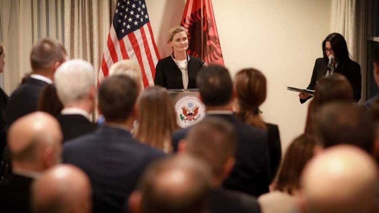 E ngarkuara me punë e SHBA-së në Tiranë: Pa ndarje pushtetesh, nuk ka demokraci të qëndrueshme