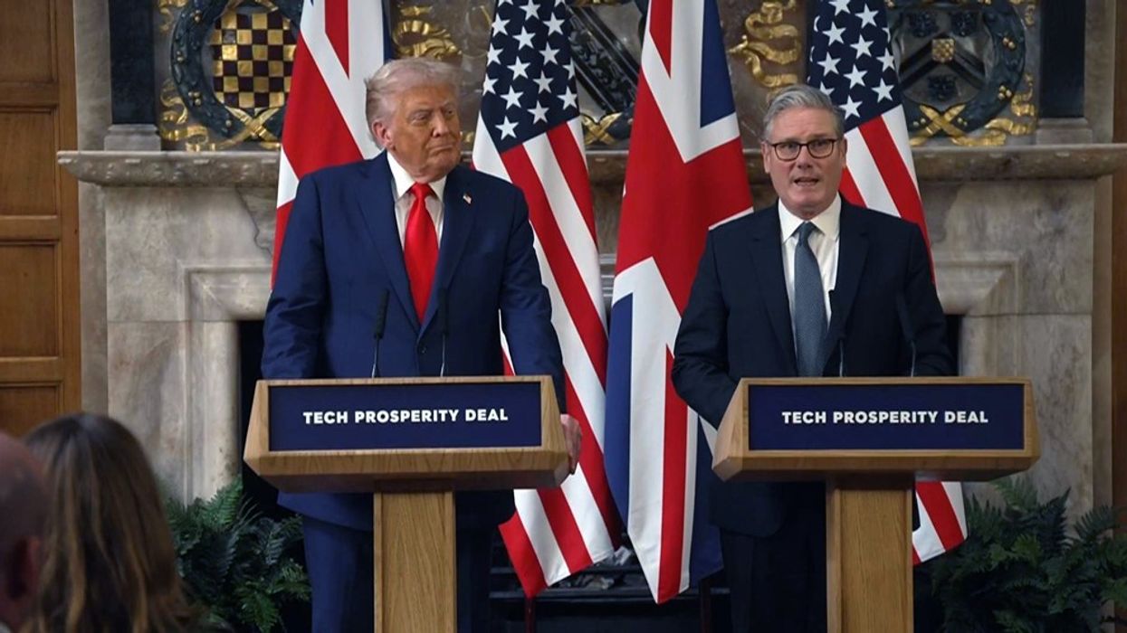 Starmer pas takimit me Trumpin: Ushtarët tanë stërviten dhe luftojnë së bashku