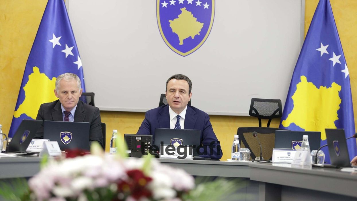 Qeveria ndan mbi dy milionë euro për MASHT-in, për përmbylljen e subvencionimit për tekstet shkollore