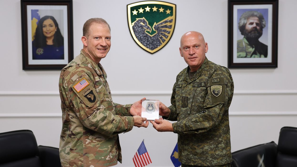 Jashari dhe Melton diskutojnë për avancimin e FSK-së dhe mbështetjen e SATMO-s