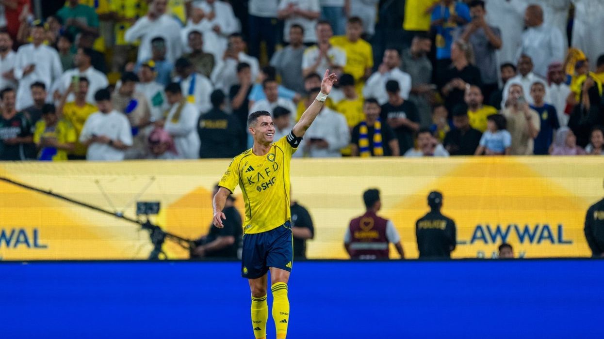 Cristiano Ronaldo i papërmbajtshëm, shënon dy gola ndaj Al Riyadhit