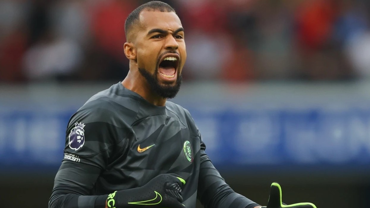 Chelsea zhgënjehet nga Sanchez, rikthen interesimin për portierin francez