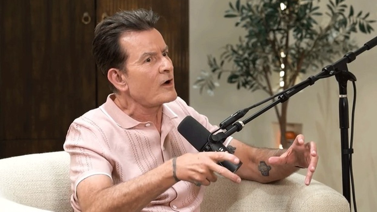 Charlie Sheen thotë se ka humbur virgjërinë në moshën 15 vjeçare dhe ka fjetur me pothuajse 50,000 gra: Jam krijuar për degjenerim