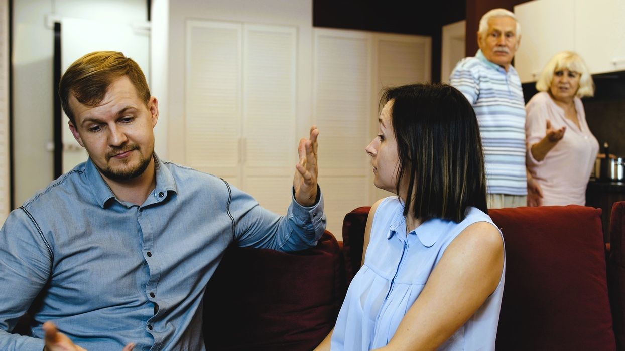 Kur dikush humb respektin për prindërit, këto 11 fjali e tradhtojnë atë