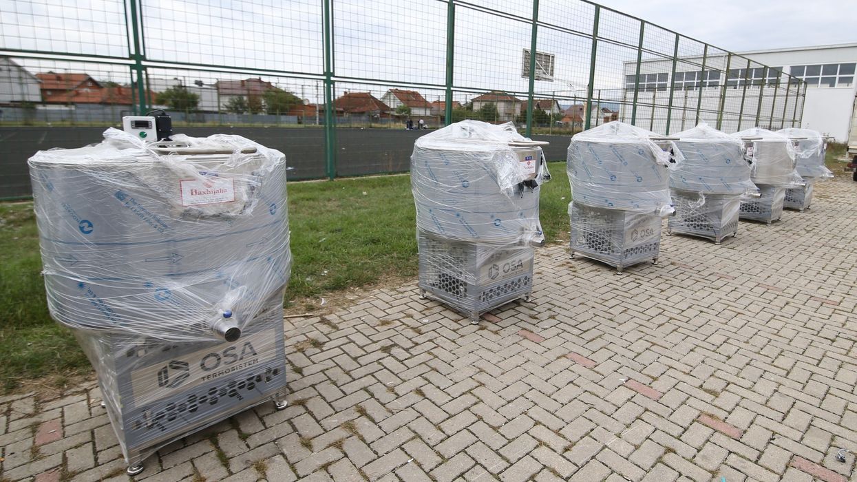 Komuna e Podujevës mbështet fermerët me 10 laktofrizë 300-litërshe