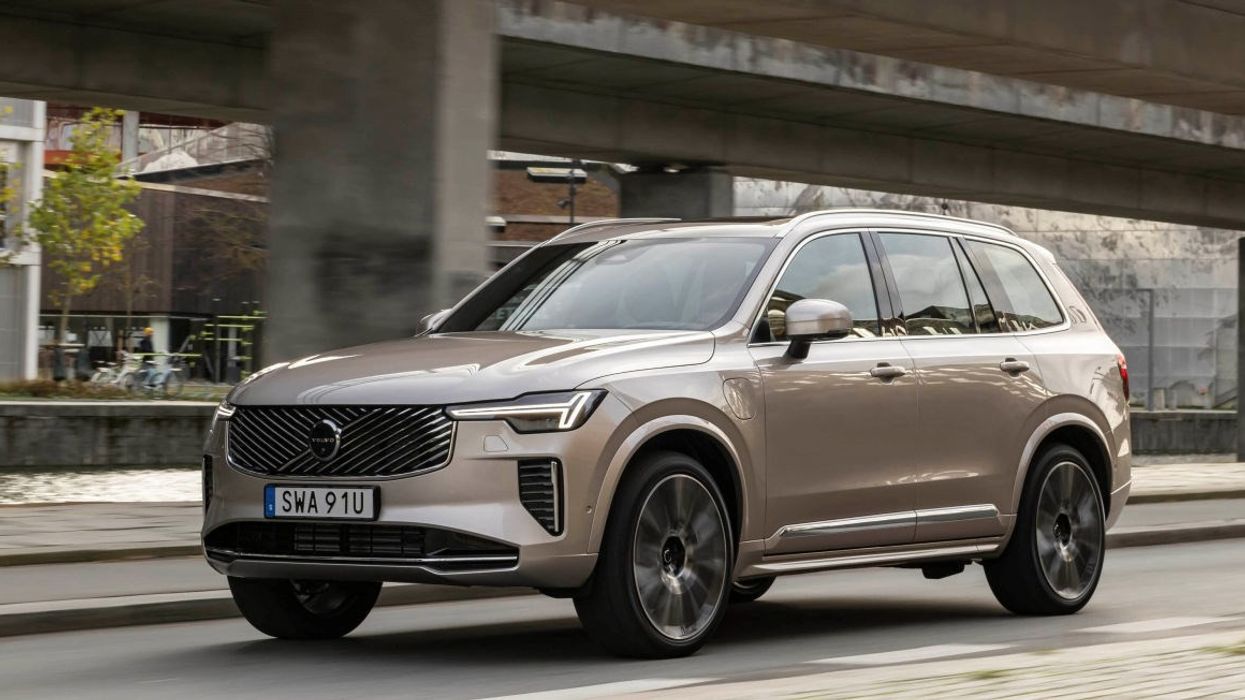 Volvo dorëzon automjetin e një milion hibrid plug-in