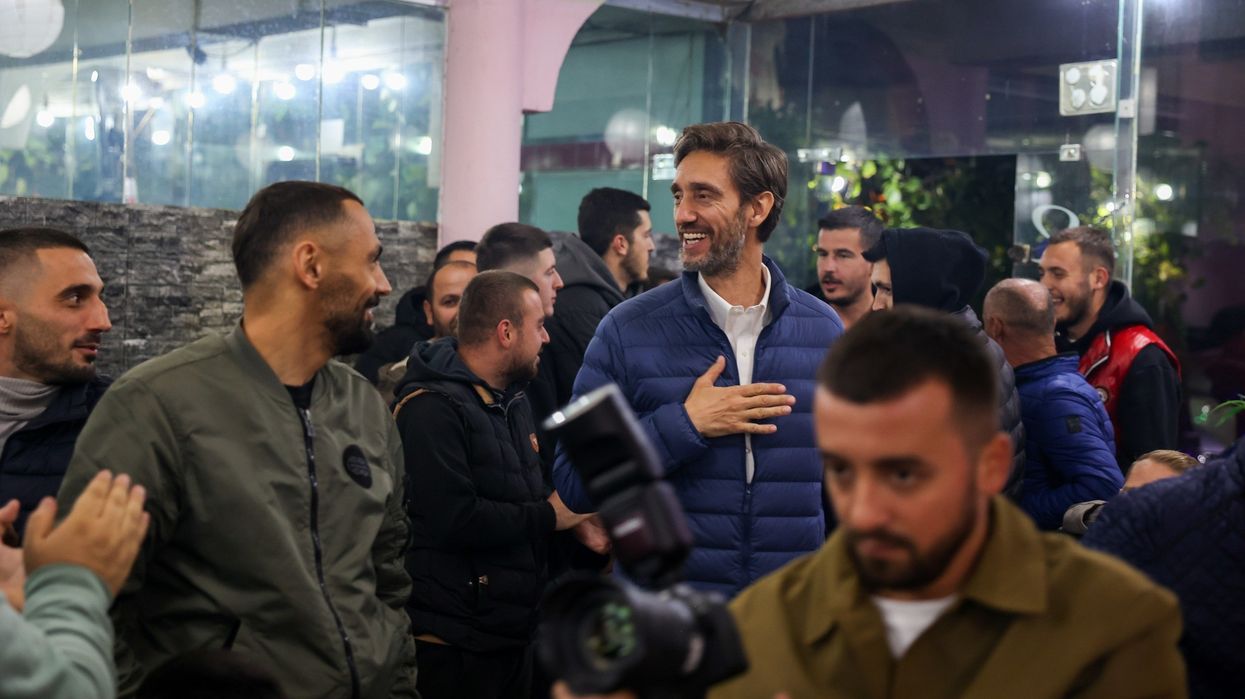 Uran Ismaili me të rinjtë e Kodrës së Trimave: Zbatimi i 5 zgjidhjeve nis pas 12 tetorit