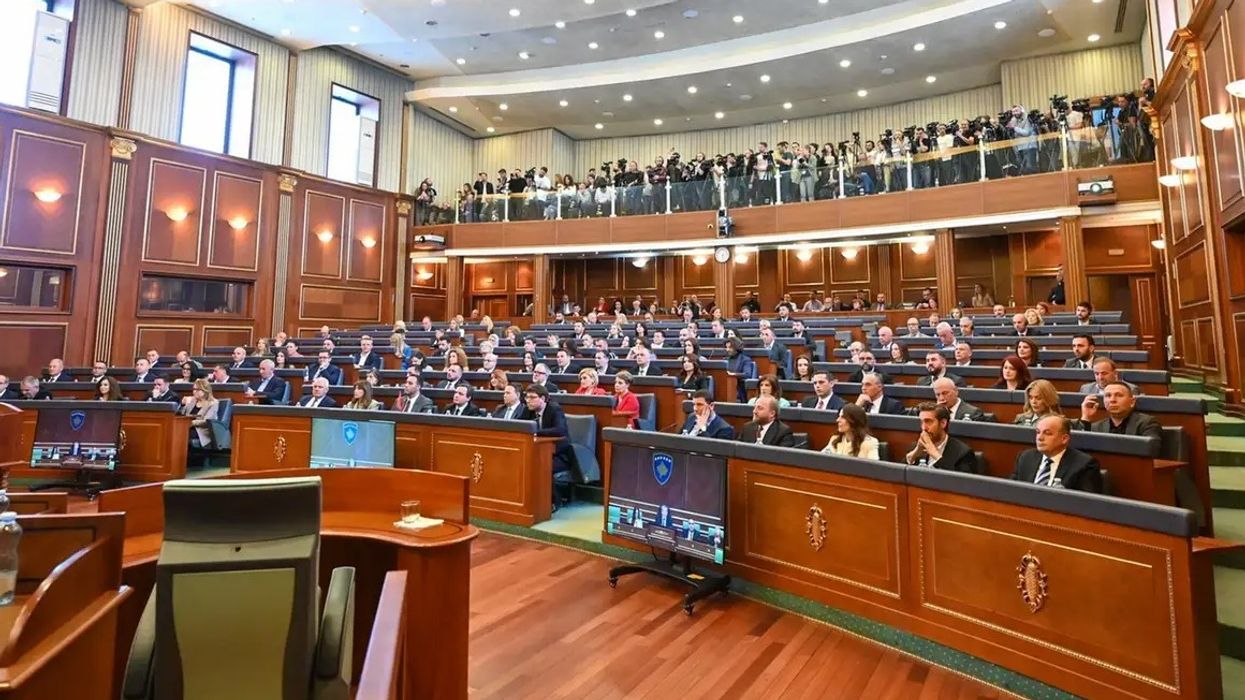 Lidhja e Bizneseve: Për inate politike po dëmtohet ekonomia e vendit, mbi 1 miliard euro të bllokuara në Kuvend