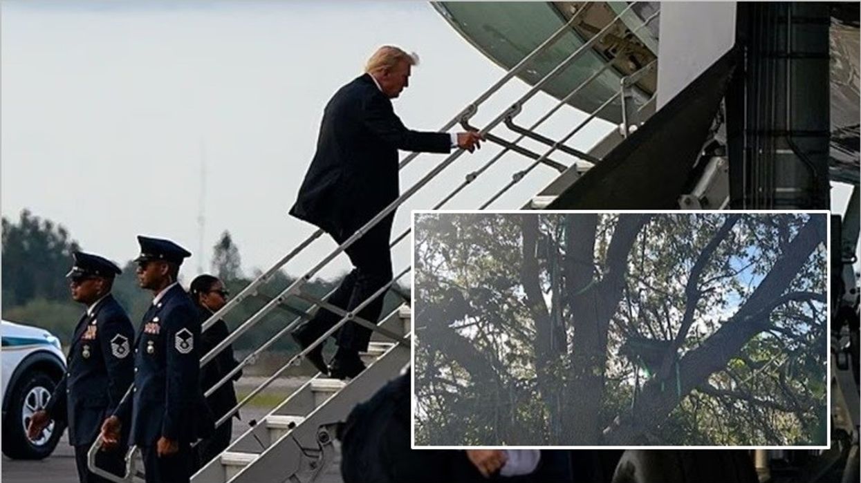 Trump detyrohet të hipë në Air Force One nëpërmjet shkallëve të vogla, pasi ‘një strukturë e dyshimtë u zbulua afër’