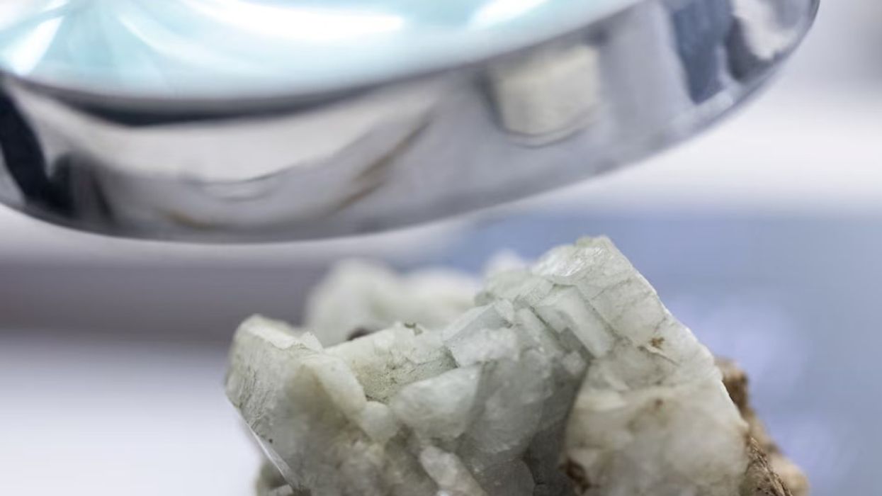 Prodhuesit e makinave "në garë" për të siguruar metalet e rralla