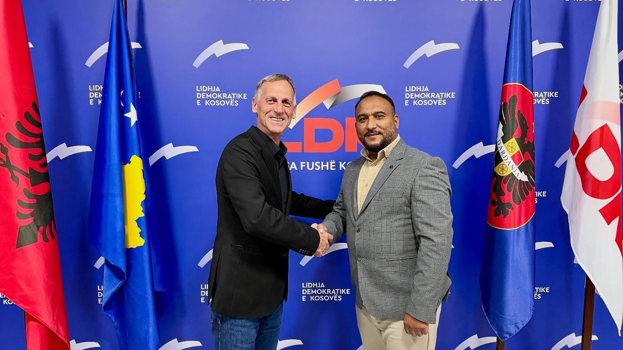 Osmani zyrtarizon koalicionin me Partinë Liberale Egjiptiane në Fushë Kosovë