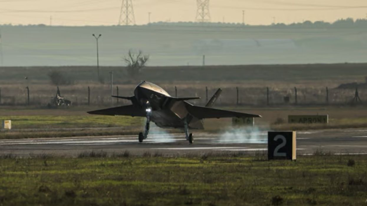 Aeroplani luftarak turk pa pilot, përfundon fluturimin e parë me radar vendas