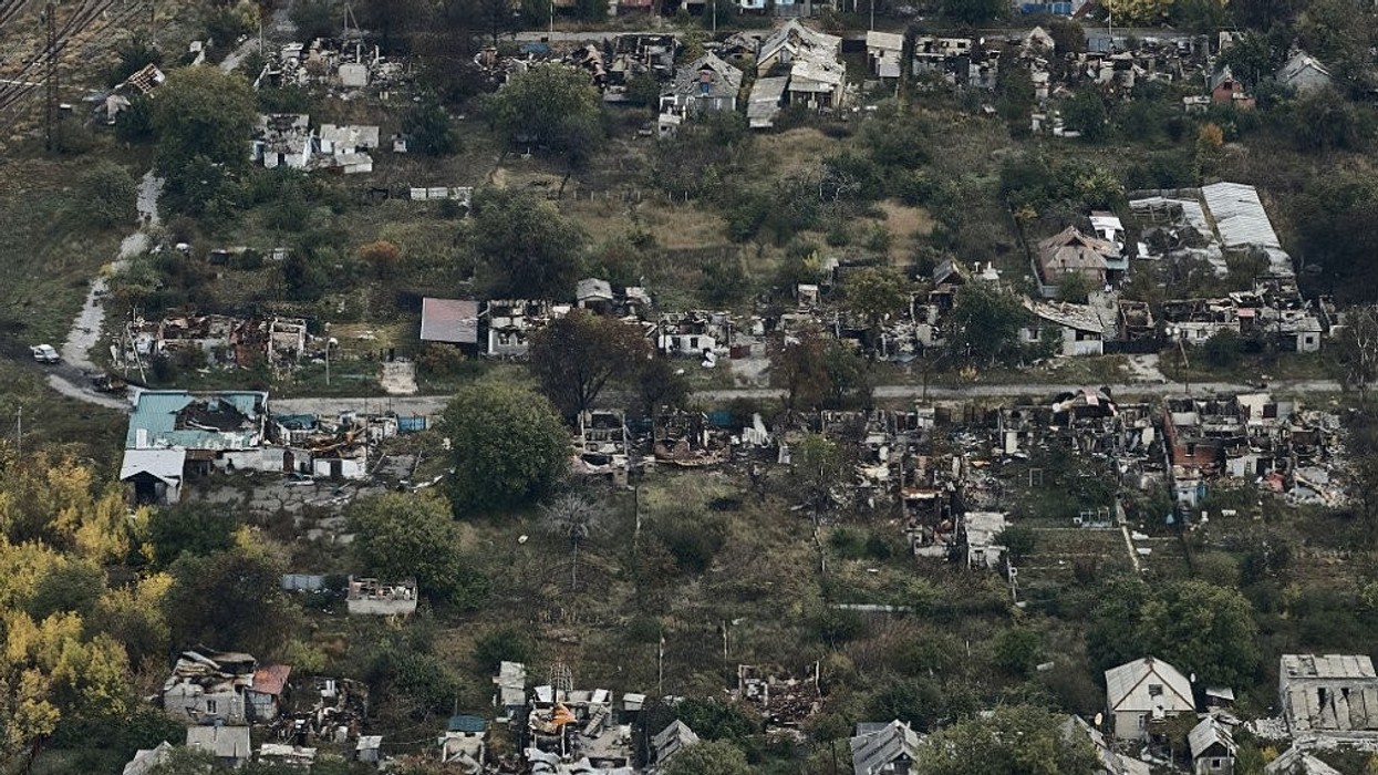 Një bisedë në radiolidhje e përgjuar nga inteligjenca ukrainase, tregon se komandanti rus urdhëroi trupat të qëllonin civilët pranë Pokrovskut