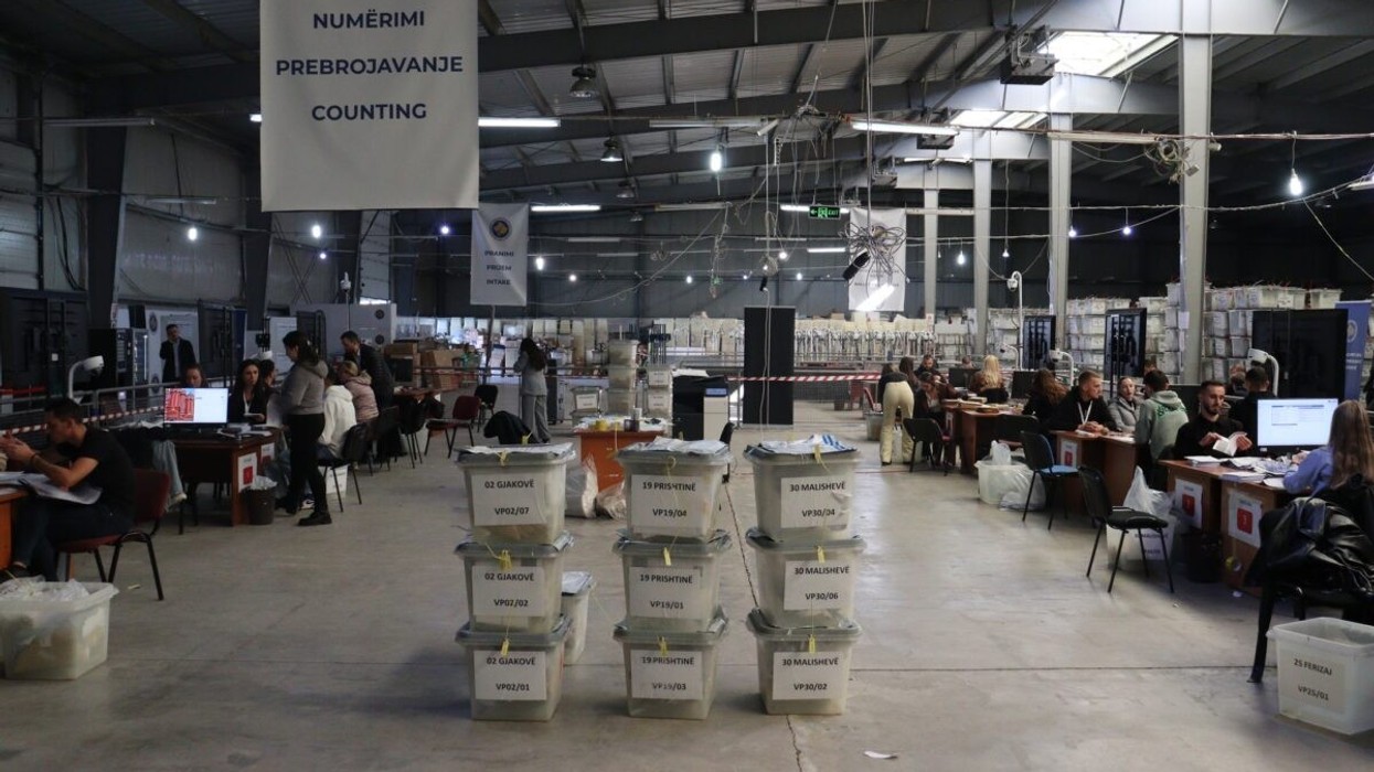 Vazhdon rinumërimi i votave në QNR, 10 nga 16 kuti tashmë të përfunduara