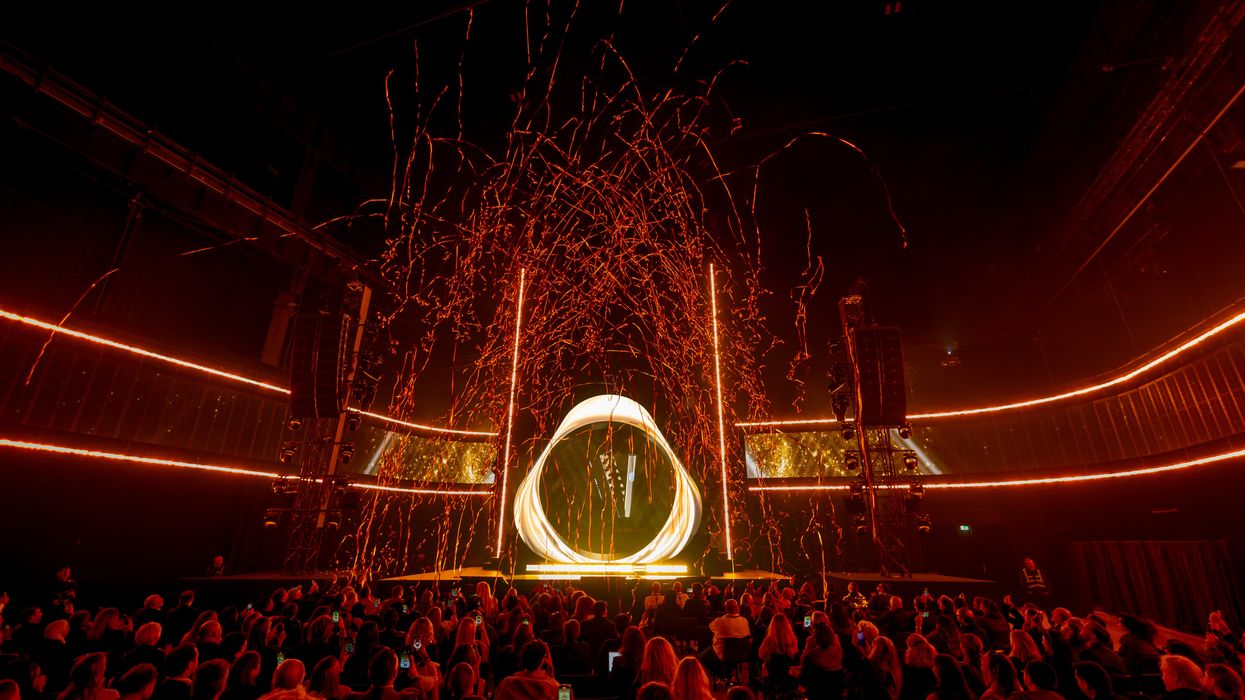 IQOS dhe SELETTI prezantojnë koleksionin Limited Edition dhe festojnë fuqinë e kuriozitetit
përmes një bashkimi global artistik në “Sensorium Worlds”