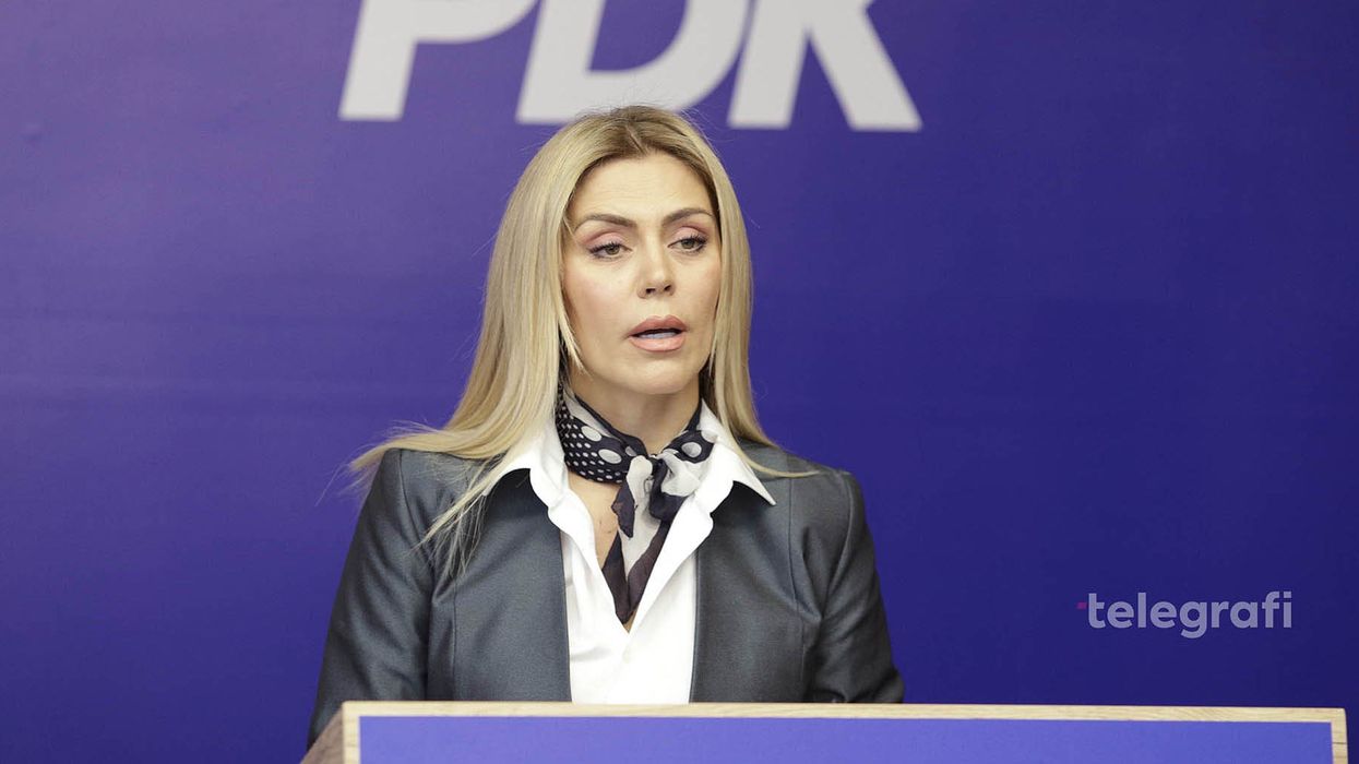 “Me të vërtetën e luftës nuk luhet” - Deliu kërkon llogari për ekspozitën e larguar “Me të vërtetën e luftës nuk luhet” - Deliu kërkon llogari për ekspozitën e larguar