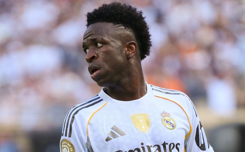 1 miliard euro klauzolë dhe paga galaktike, ja detajet e rinovimit të Viniciusit me Realin