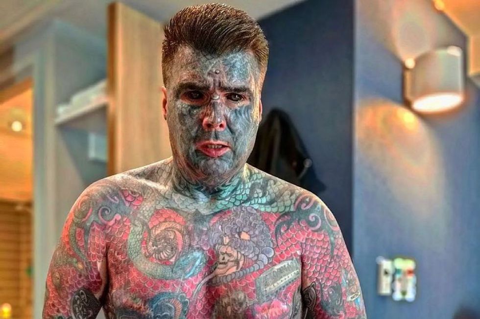 Njeriu me më shumë tatuazhe në Britani thotë se fëmijët ndonjëherë "tmerrohen" prej tij