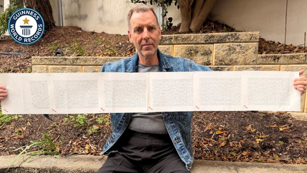 Ky është njeriu me emrin më të gjatë në botë - duhen një orë për t'ia lexuar identitetin