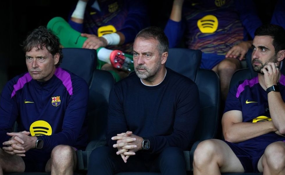 Hansi Flick i përgjigjet thashethemeve për largimin nga Barcelona në fund të sezonit