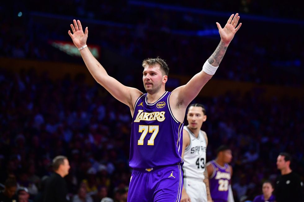 Doncic i papërmbajtshëm, Lakers vazhdojnë me fitore