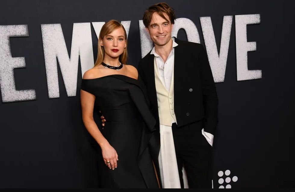 Jennifer Lawrence flet për xhirimet e skenave intime me Robert Pattinson: Ndihesha e sigurt